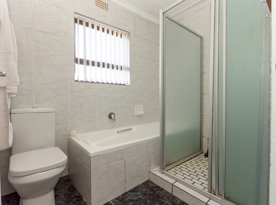 3 Bedroom Property for Sale in Country Club Western Cape